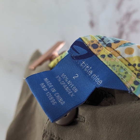 Title Nine Shorts Womens 2 Brown Mid Rise Nylon Cargo Hiking Ripstop Utility - Picture 3 of 8